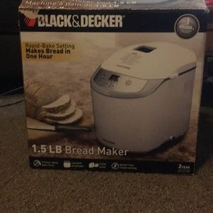 BLACK&DECKER

1.5 LB Bread Maker